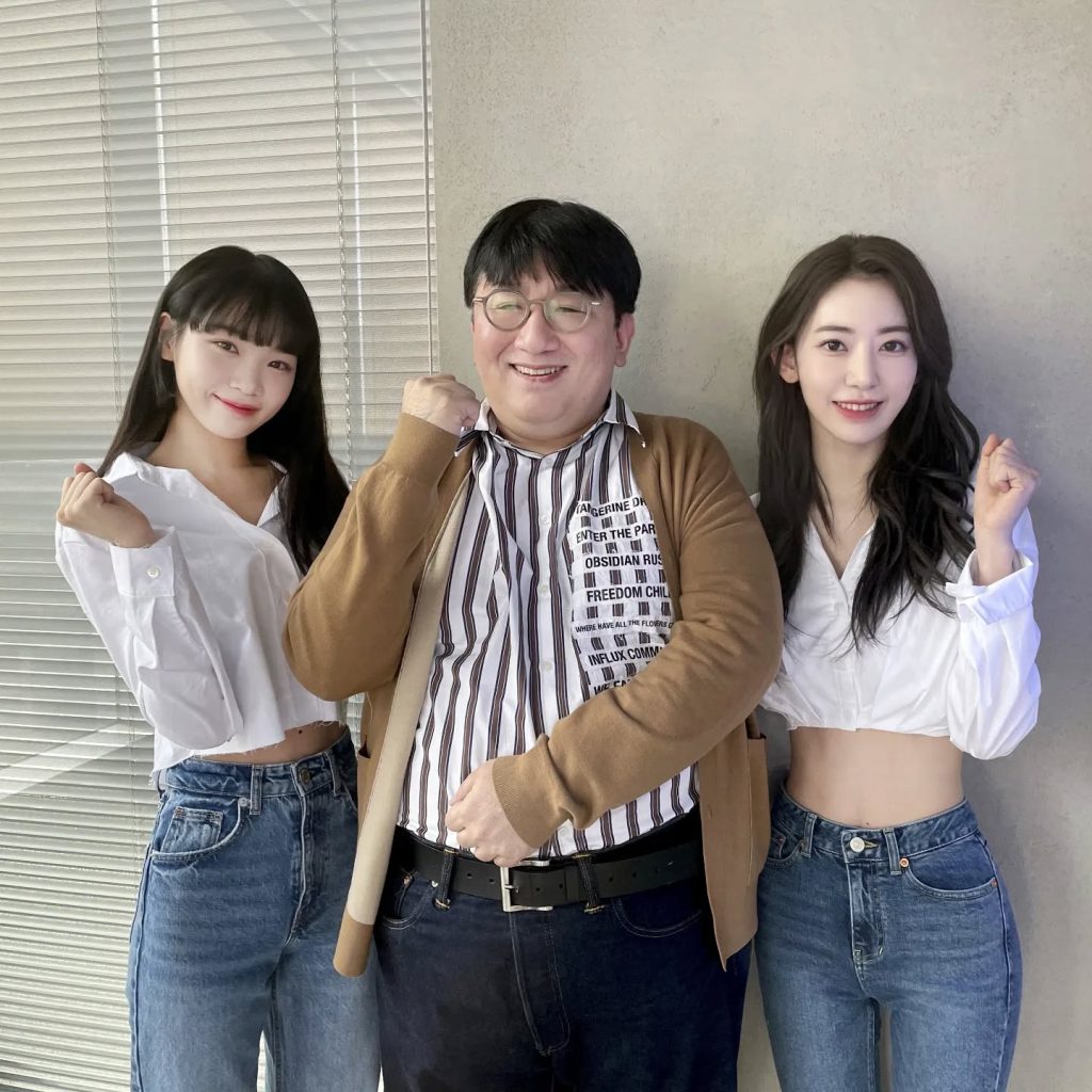 Photo of Bang Si-hyuk with Sa*** and Kim C*** 1